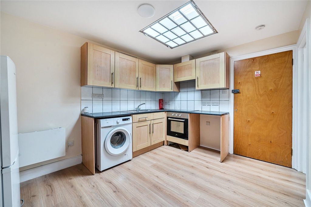 Property photo 2 of 11 Picture No. 03