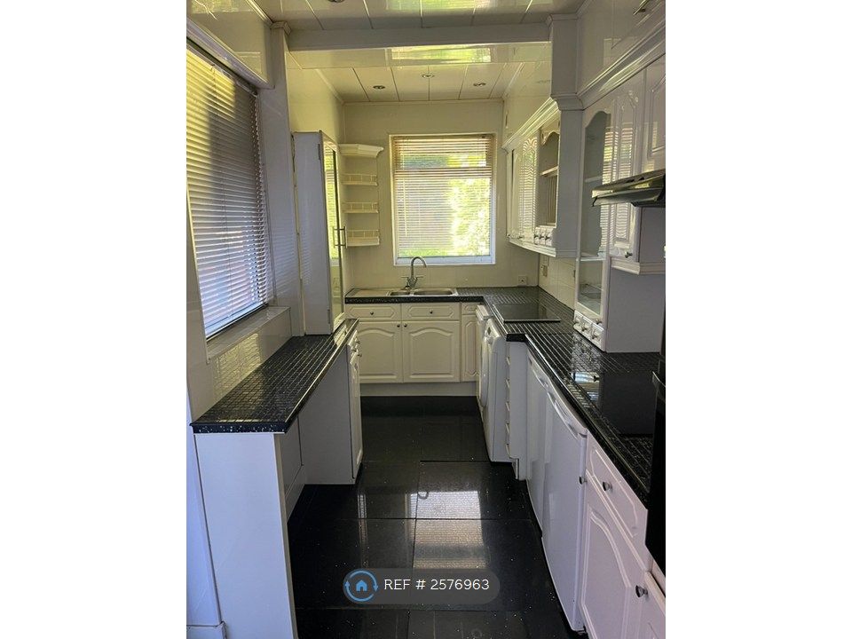 Property photo 1 of 2
