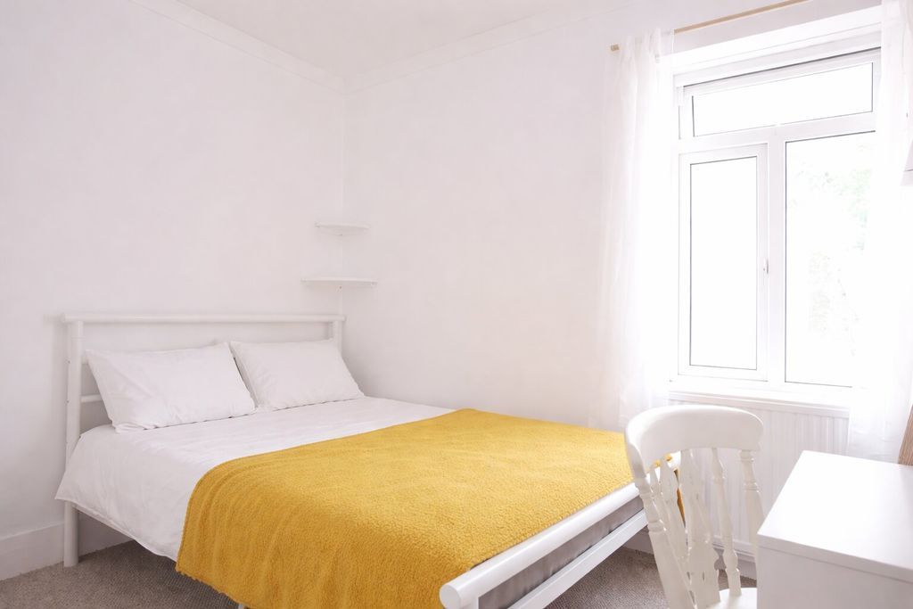 Property photo 1 of 6 Photo 9