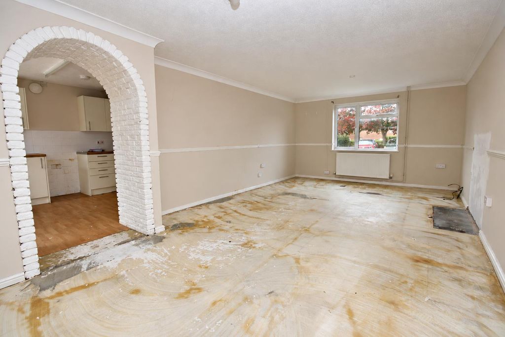 Property photo 2 of 13 1 (2).Png