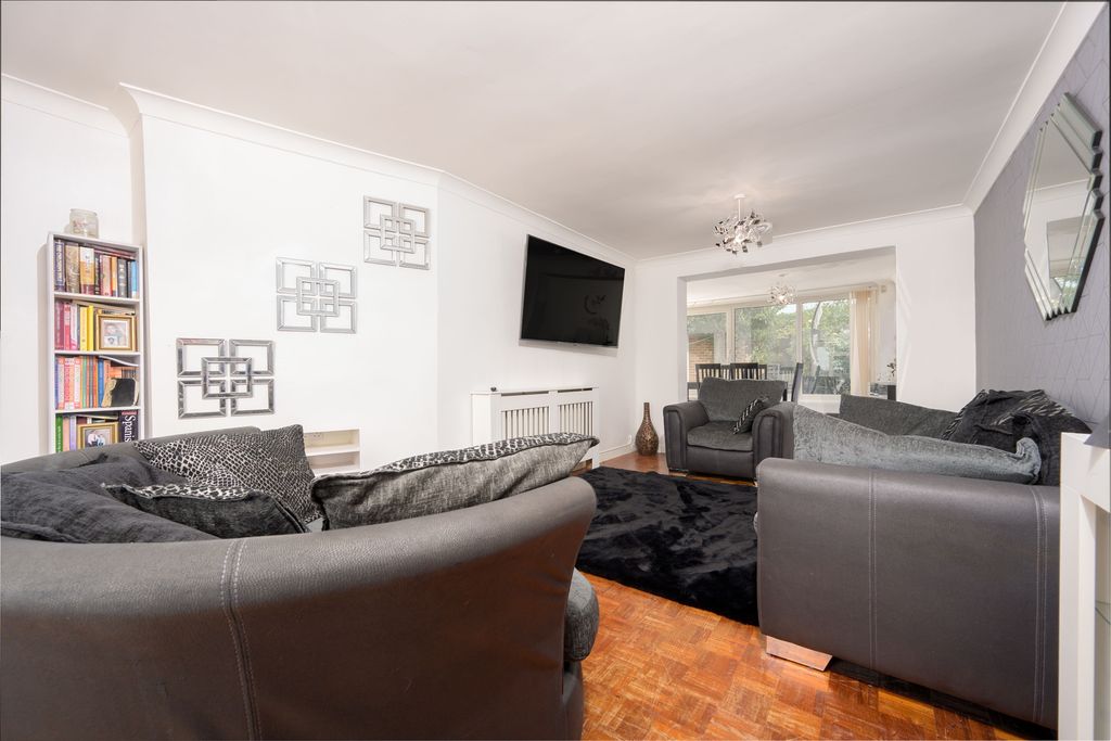 Property photo 3 of 14