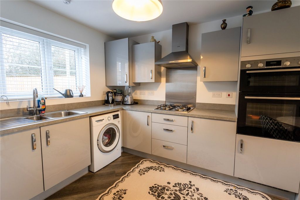 Property photo 2 of 41 Picture No. 23