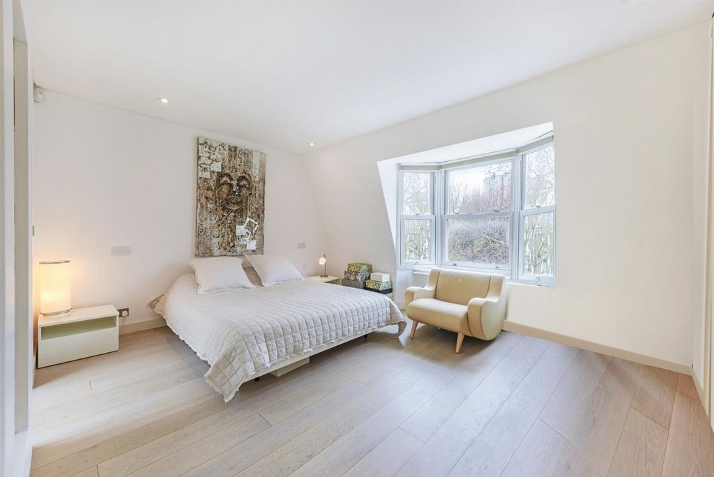 Property photo 2 of 11 Master Edit.Jpg