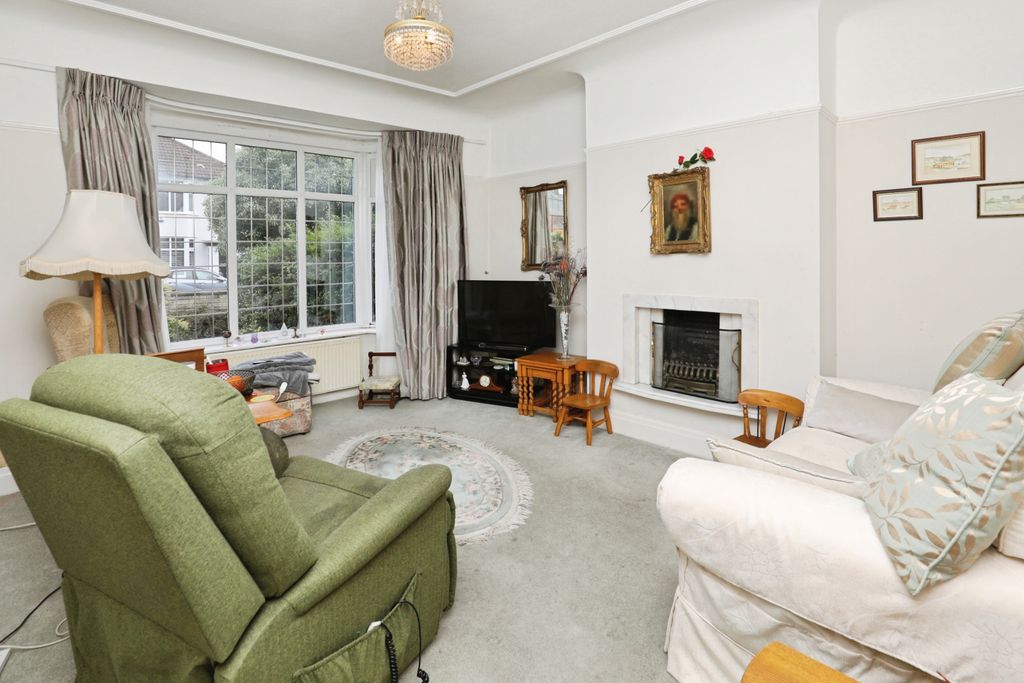 Property photo 2 of 25 1