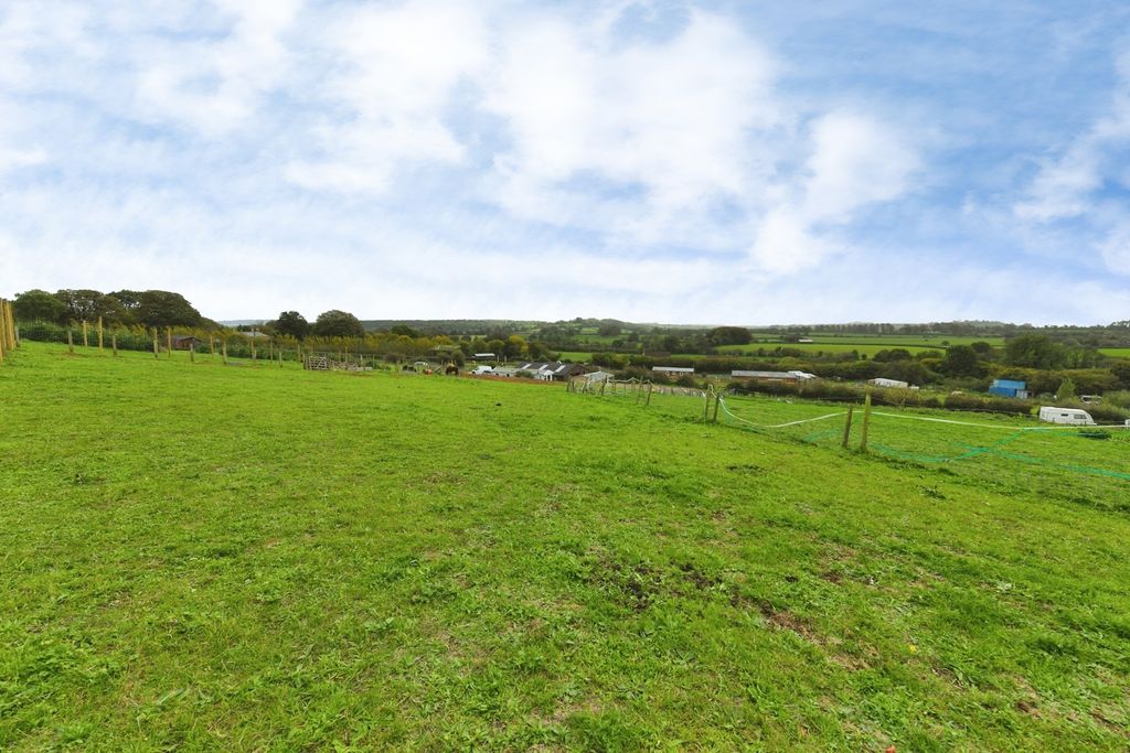 Property photo 2 of 16 Pbox-Img.Jpg
