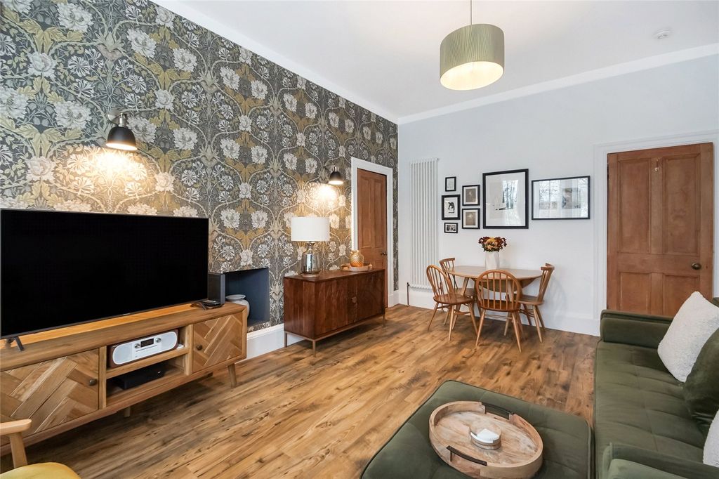 Property photo 3 of 17 Living Room