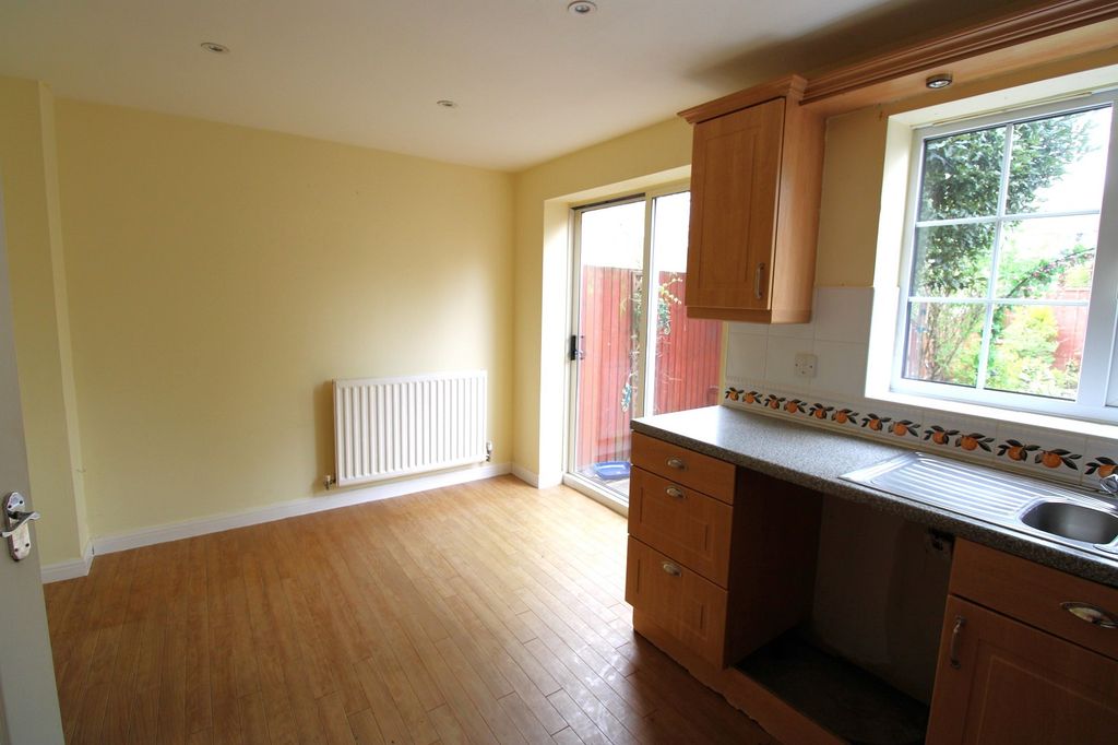 Property photo 3 of 16 Dining Area