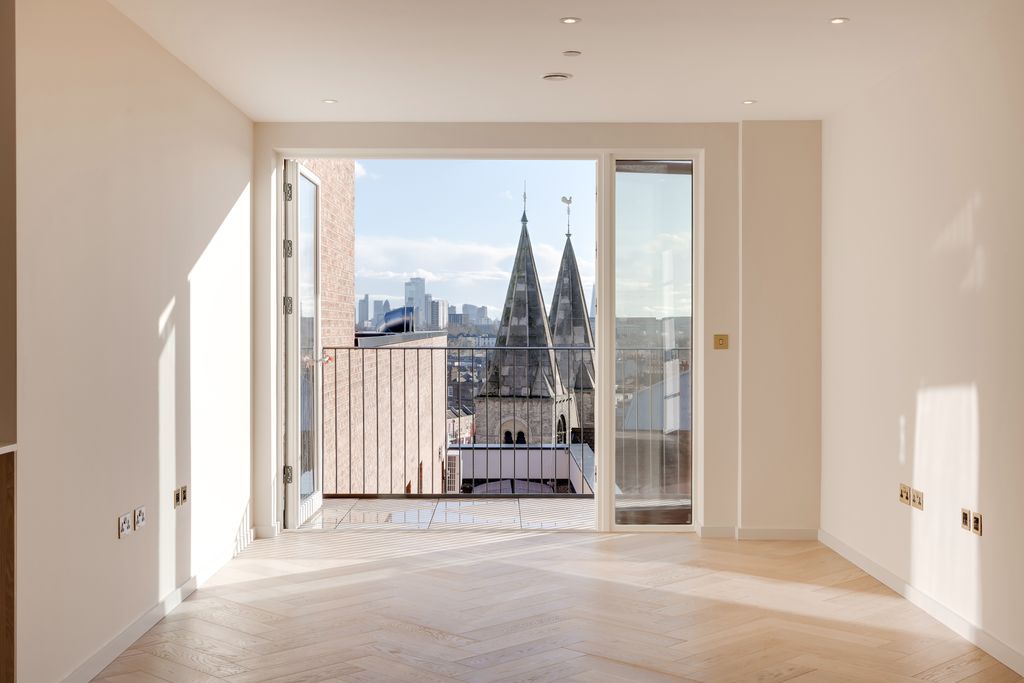 Property photo 3 of 12 The Tipton 19(Penthouse)-19.Jpg