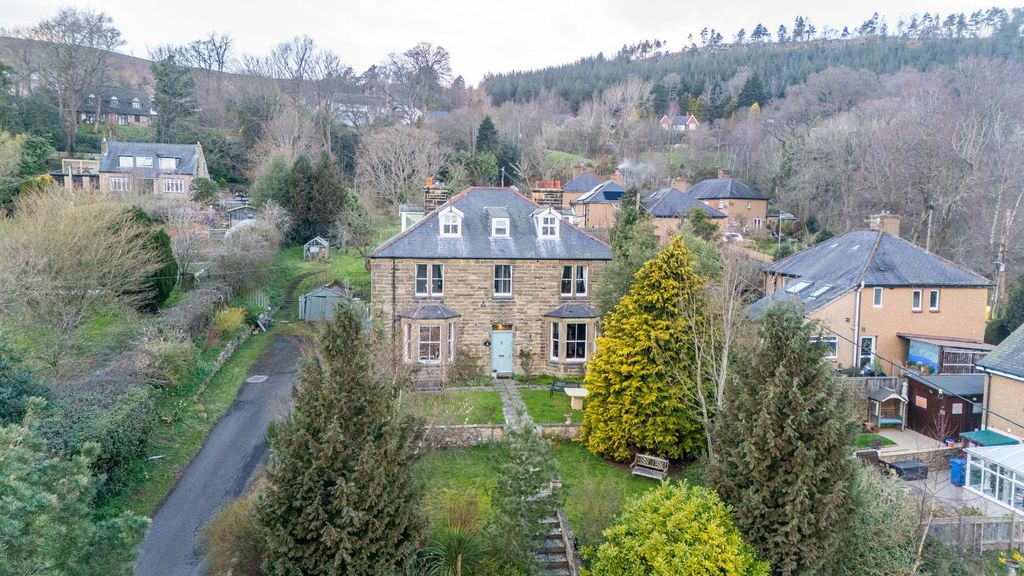 Property photo 2 of 73