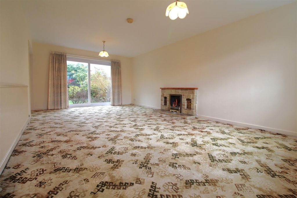 Property photo 3 of 22 Lounge 1.Jpg