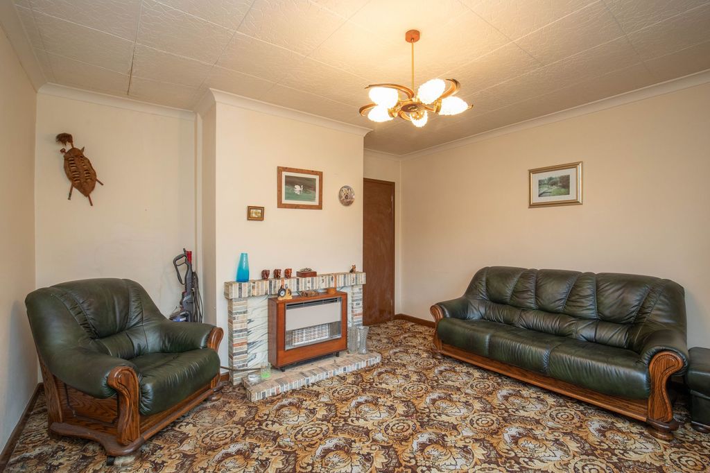 Property photo 2 of 24