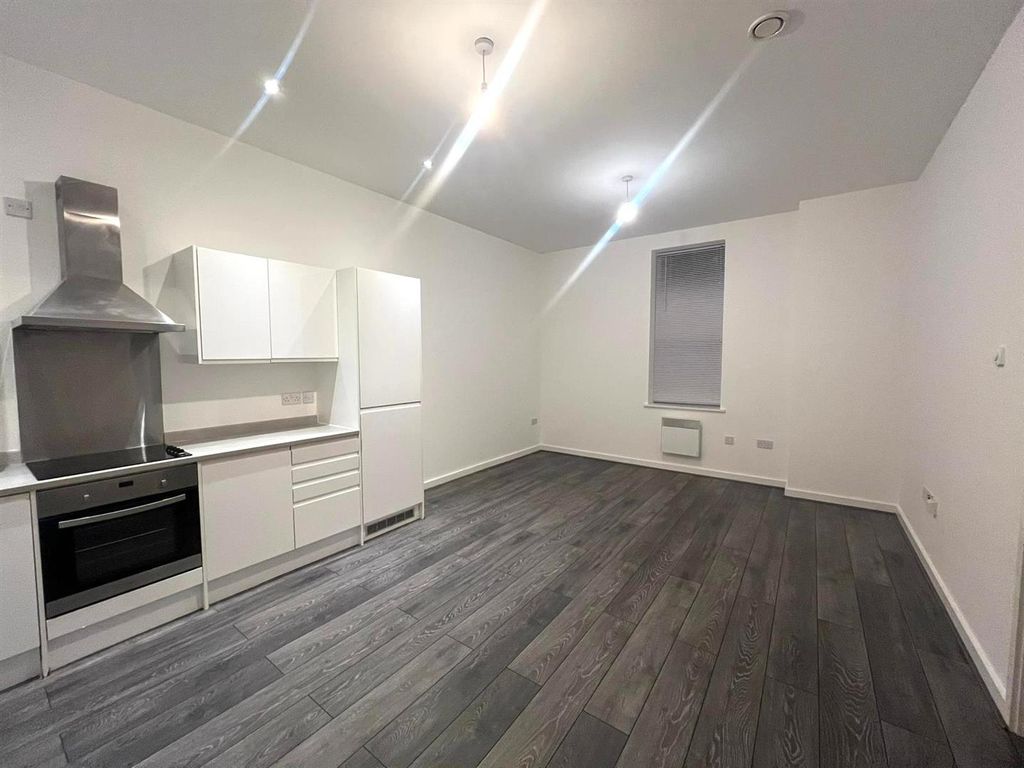 Property photo 3 of 8 Photo-2025-12-19-15-11-59.Jpg