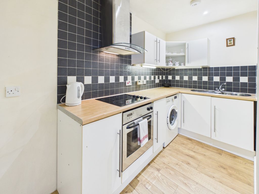 Property photo 3 of 6