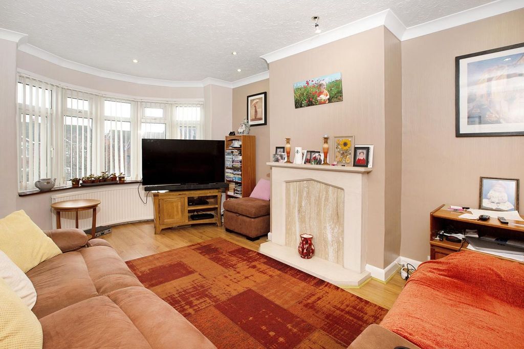 Property photo 3 of 21