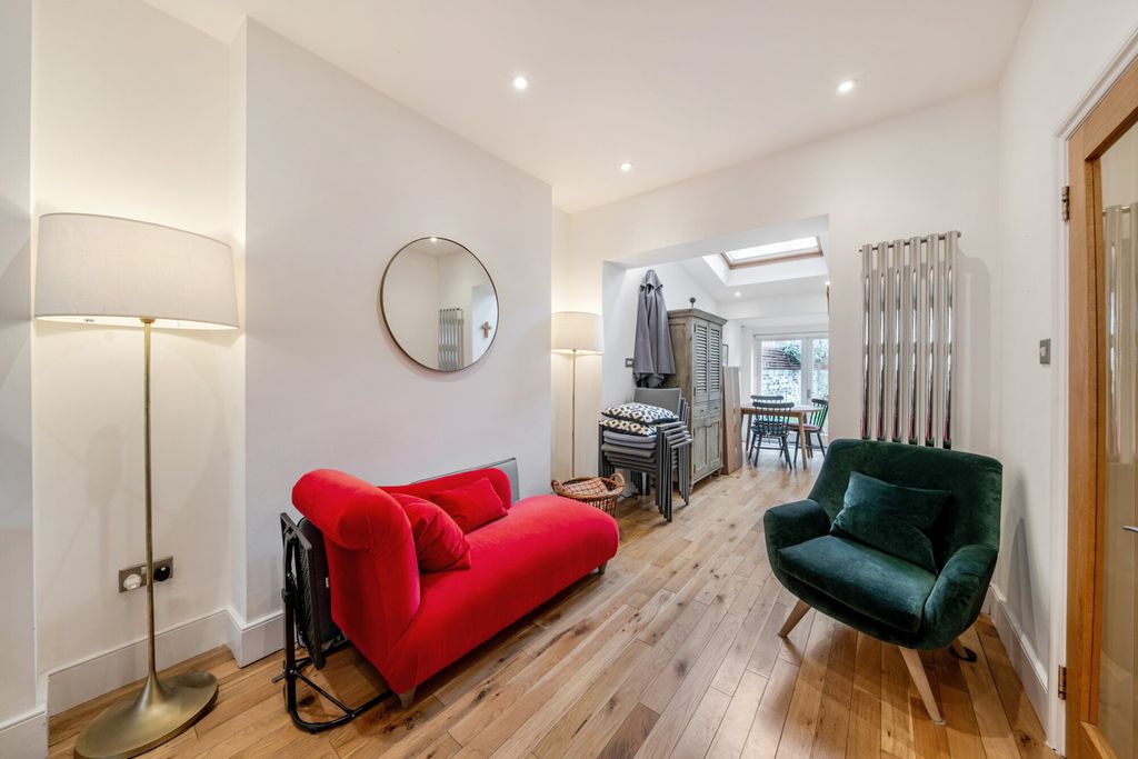 Property photo 3 of 41 1415288-15-699593...