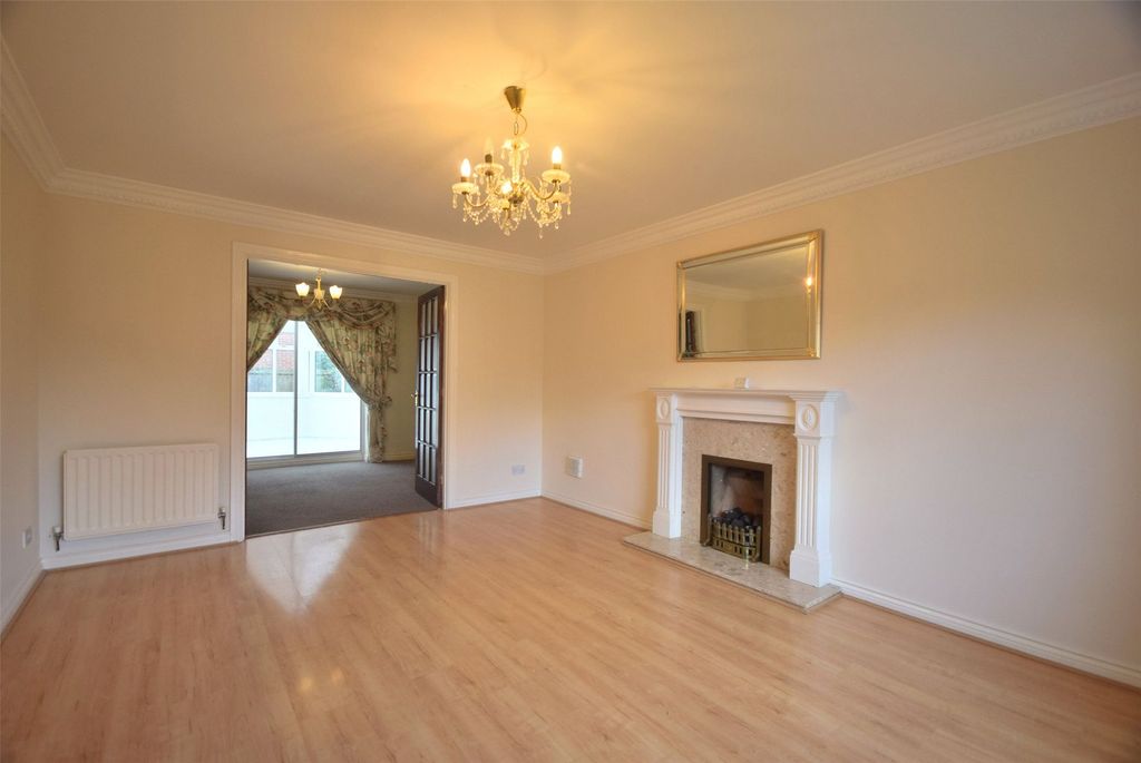 Property photo 3 of 15 Living Room