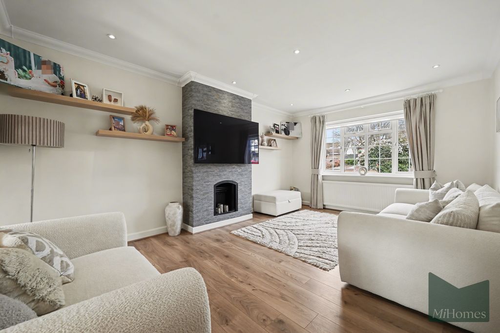 Property photo 1 of 37