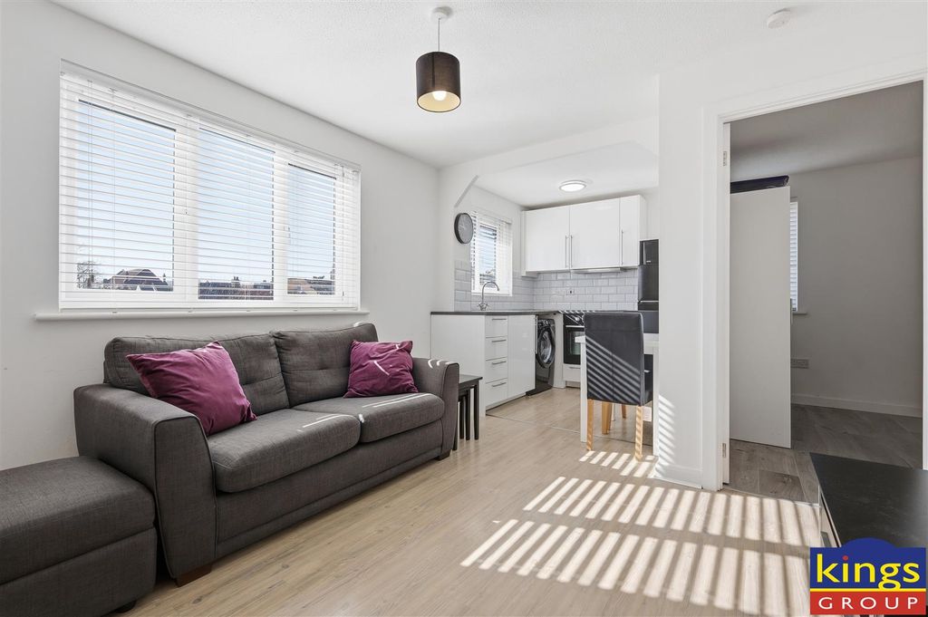 Property photo 2 of 12 7_Img_7460.Jpg