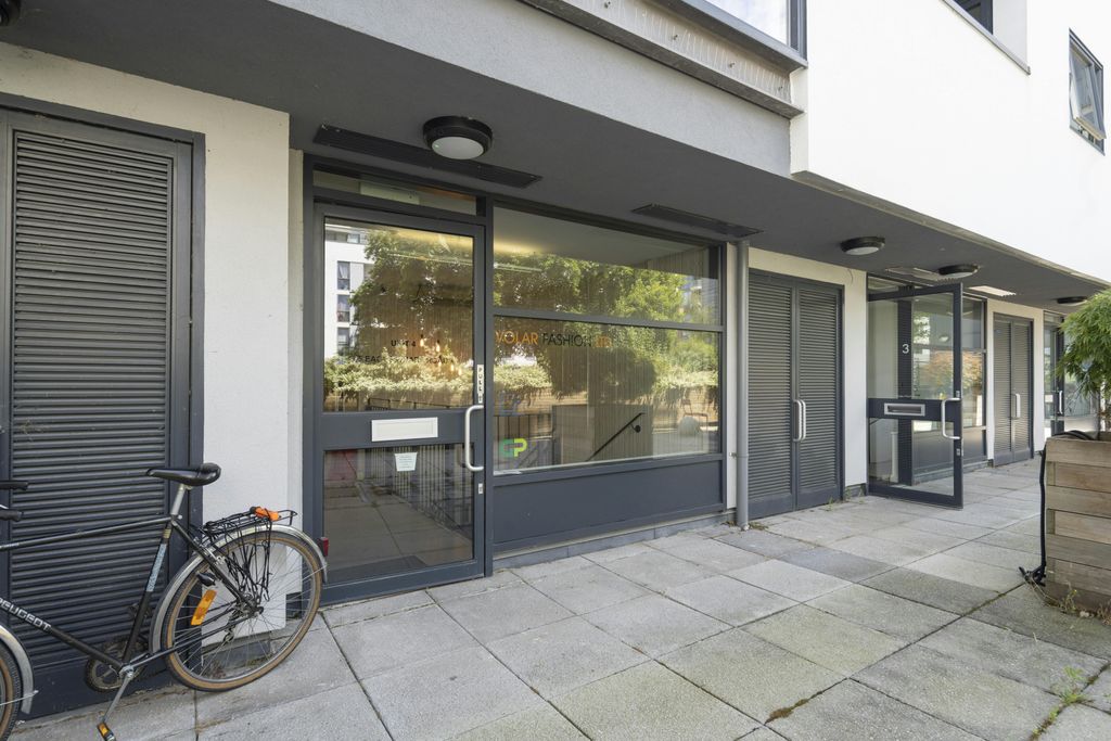 Property photo 3 of 16 Entrance