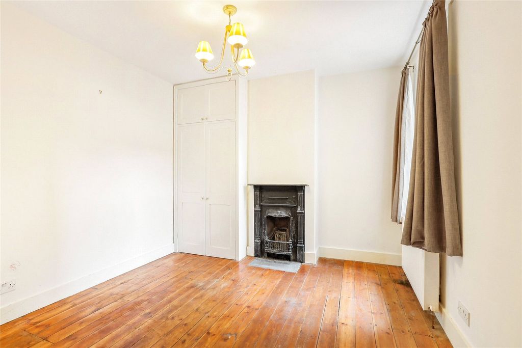 Property photo 3 of 8 Picture No. 05