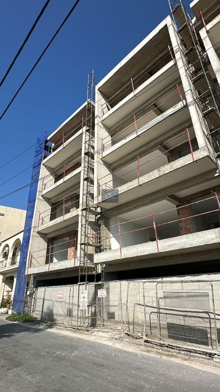 Property photo 1 of 2