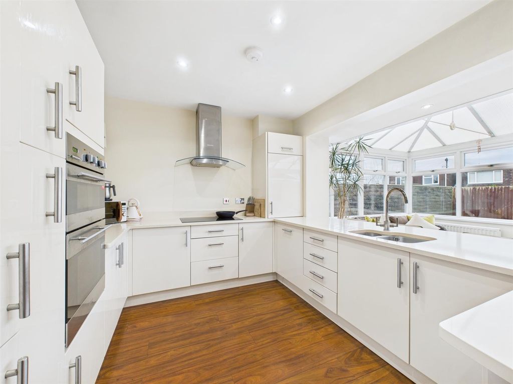 Property photo 3 of 22 Cam02295G0-Pr0389-Still012.Jpg