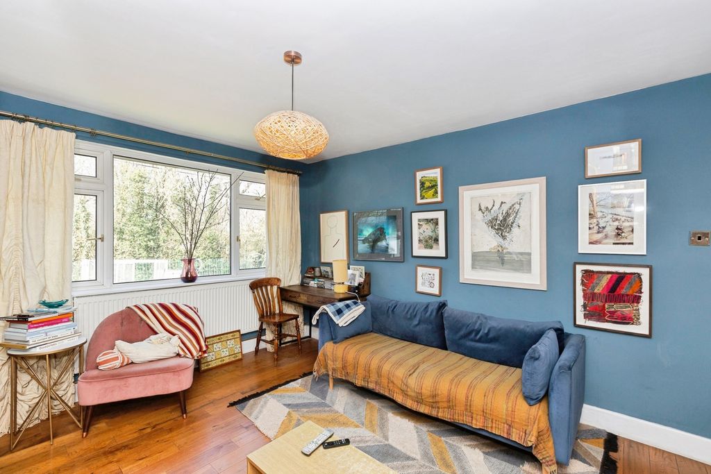 Property photo 3 of 17 Pbox-Img.Jpg