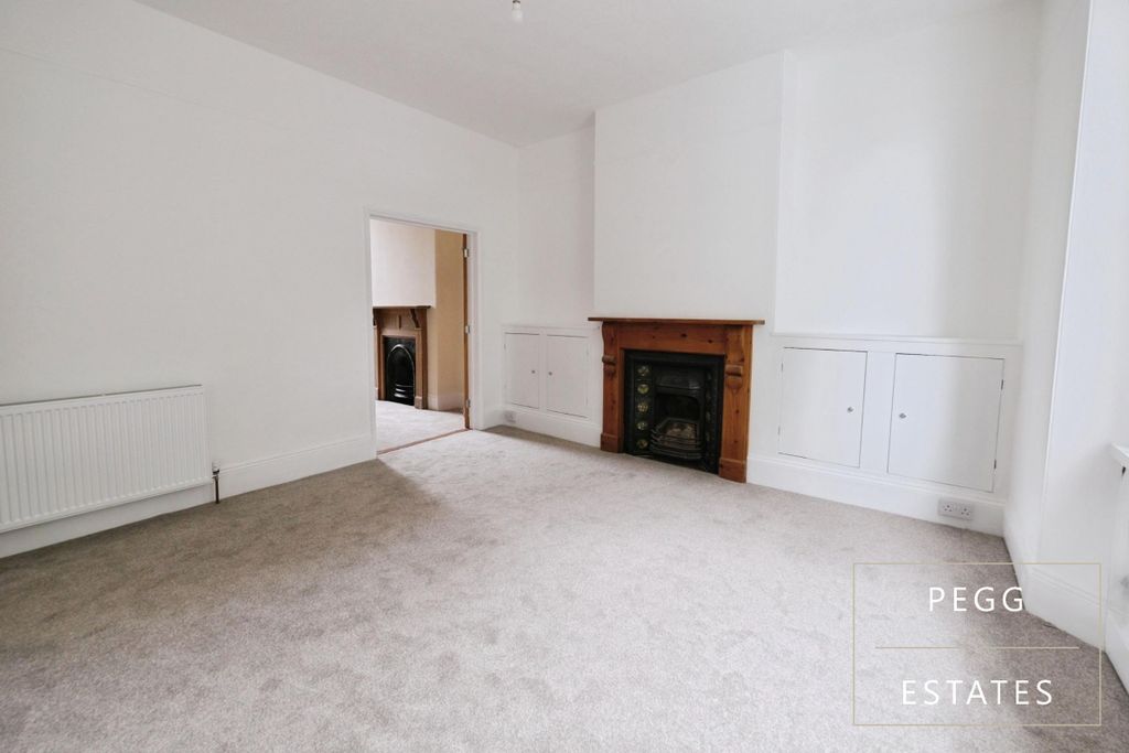 Property photo 3 of 27