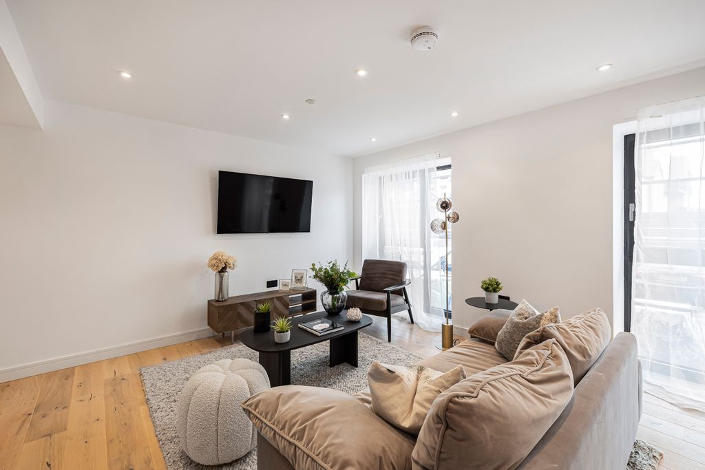 Property photo 3 of 8