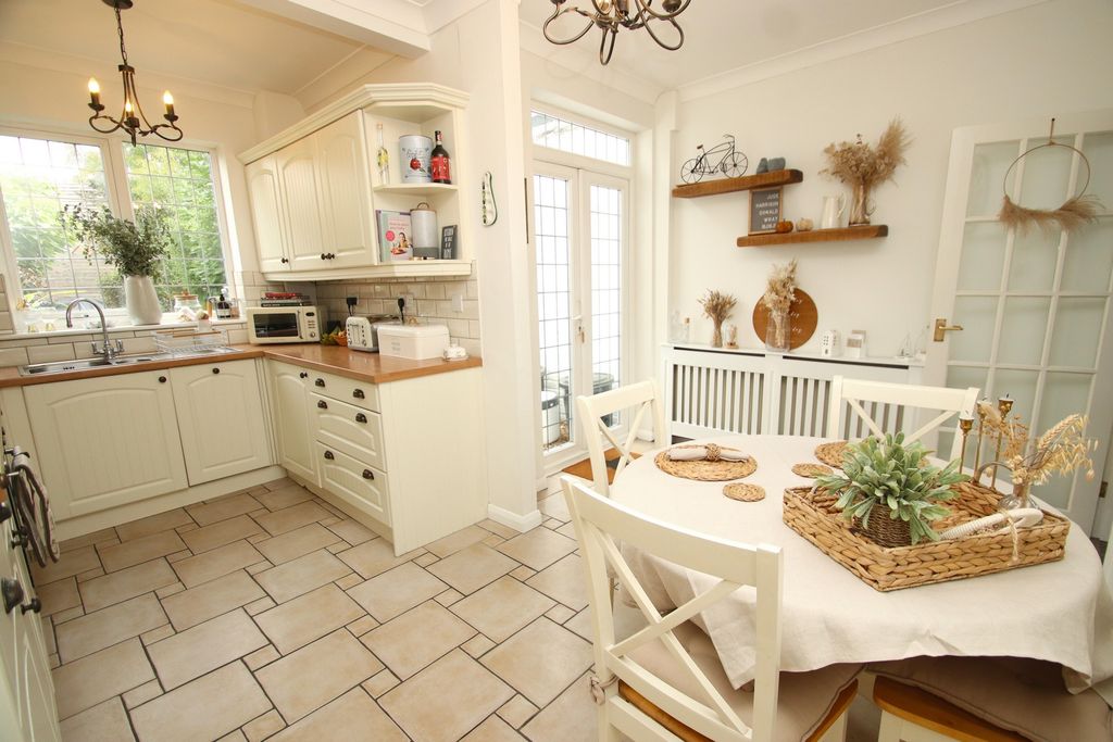 Property photo 2 of 15 Photo 25