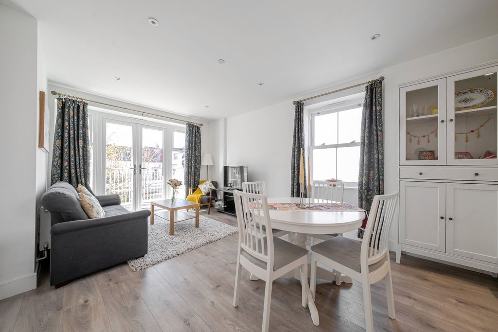 Additional image 2 of 2 bed flat for saleAtkinson House, 3 Eden Place, Oxted RH8