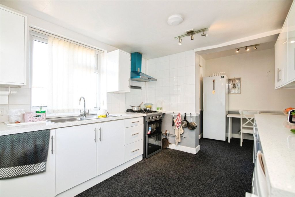 Property photo 3 of 15 Picture No. 14