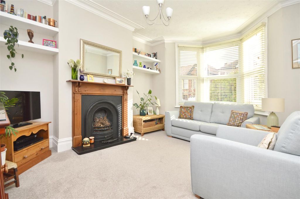 Property photo 3 of 26 Sitting Room