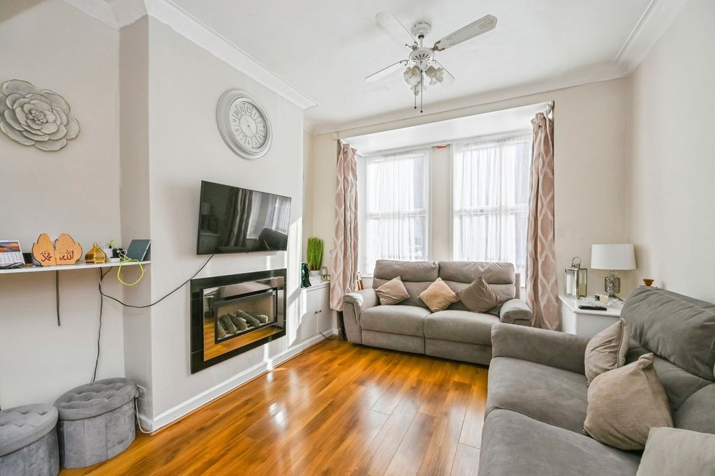 Property photo 2 of 10 Pbox-Img.Jpg