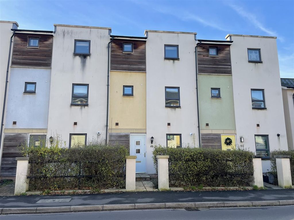 Property photo 1 of 14 49 Newfoundland Way.Jpeg