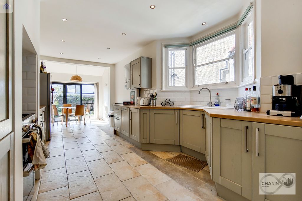 Property photo 1 of 6 6_Kitchen-1