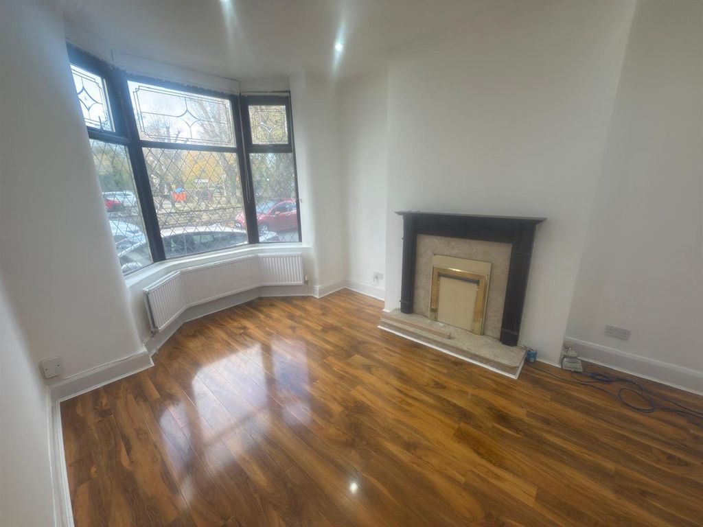 Property photo 3 of 16 Whatsapp Image 2025-10-28 At 14.18.43_6Fe2B442.Jpg