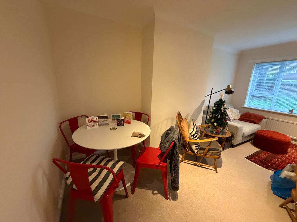 Property photo 3 of 7 Dining Area
