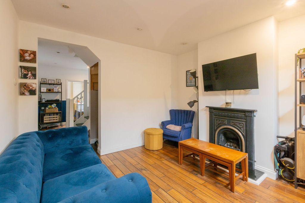 Property photo 3 of 22