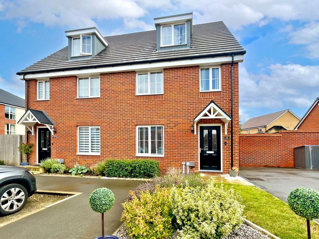 4 bed semi-detached house for saleMoonflower Place, Biggleswade SG18