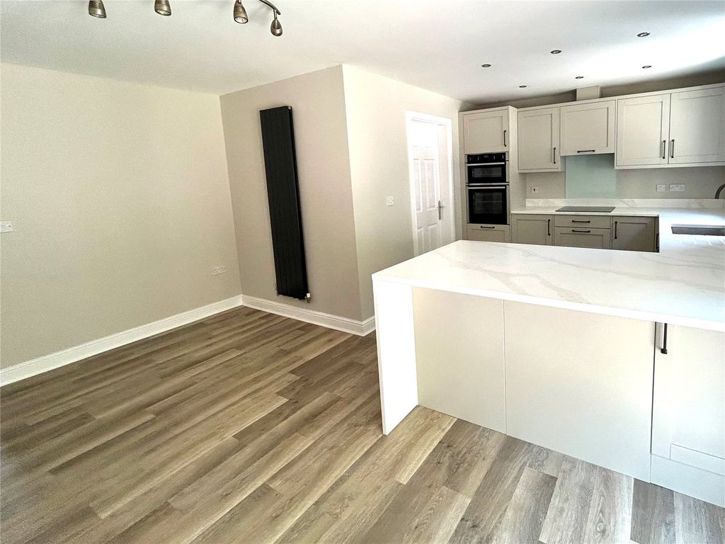 Property photo 2 of 16 Kitchen