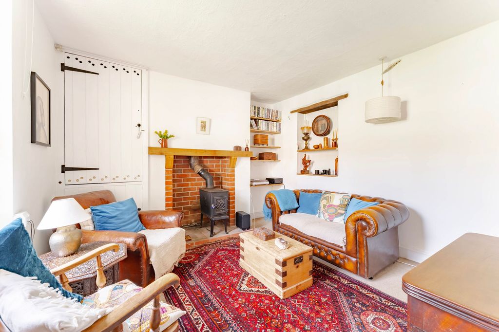 Property photo 2 of 27