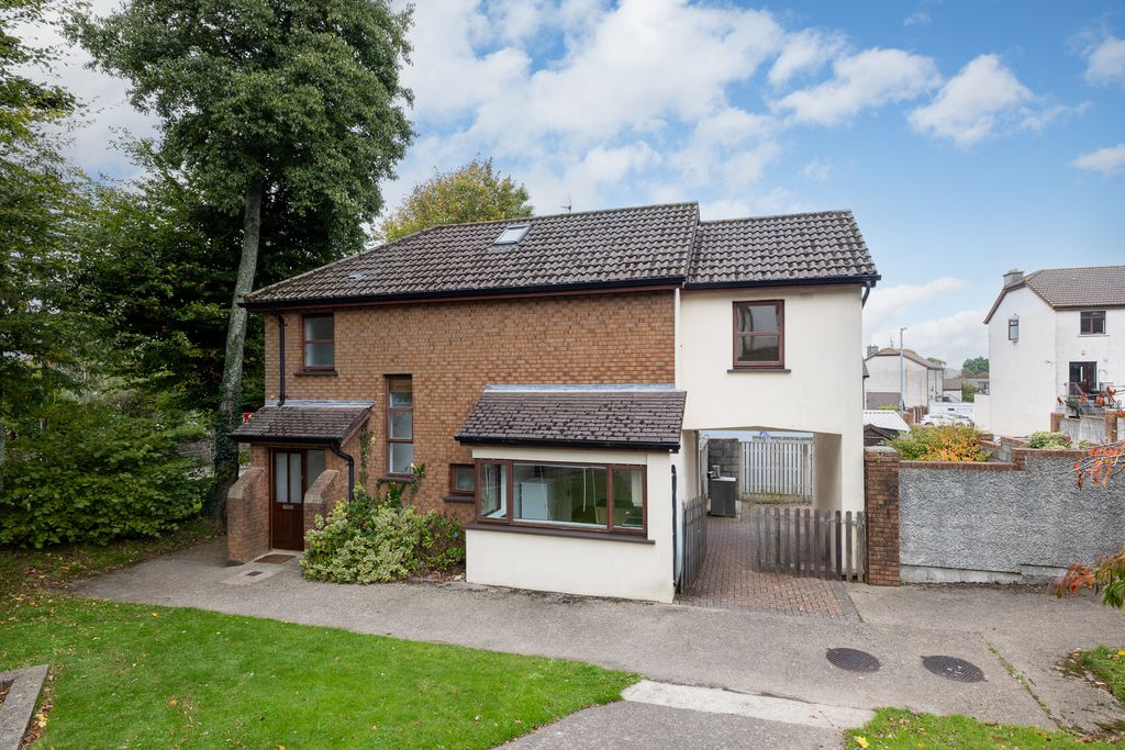 Property photo 2 of 21