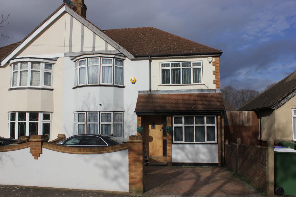 Property photo 1 of 15 5 Bedroom Semi Detached House