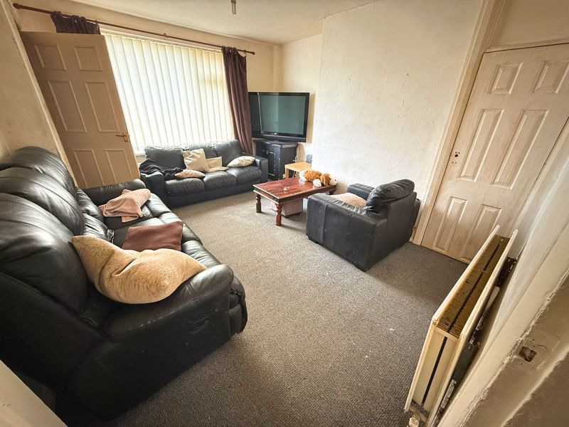 Property photo 2 of 9 Lounge