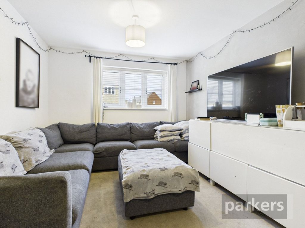 Property photo 3 of 25 Living Room