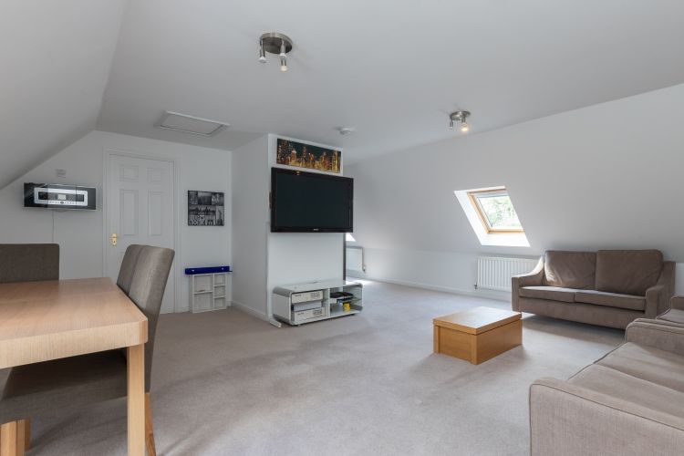 Property photo 2 of 8 280825