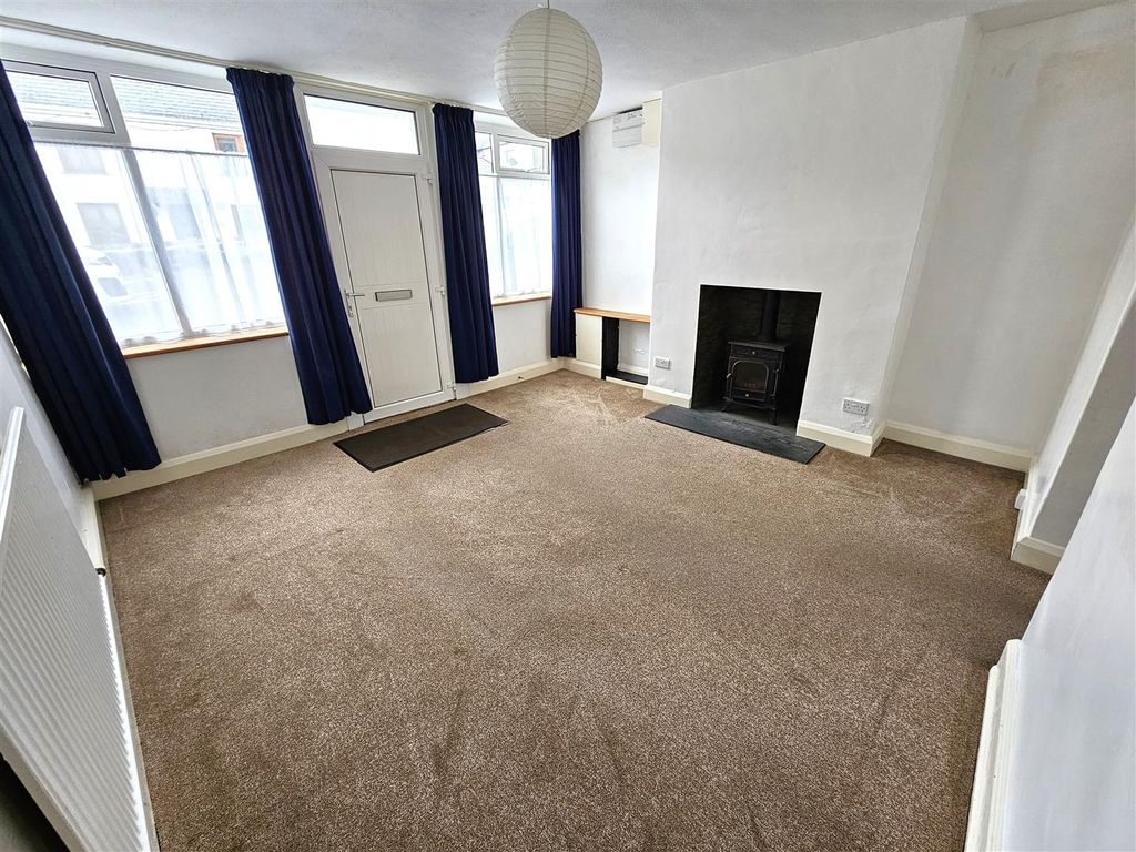 Property photo 2 of 12 Living Room.Jpg