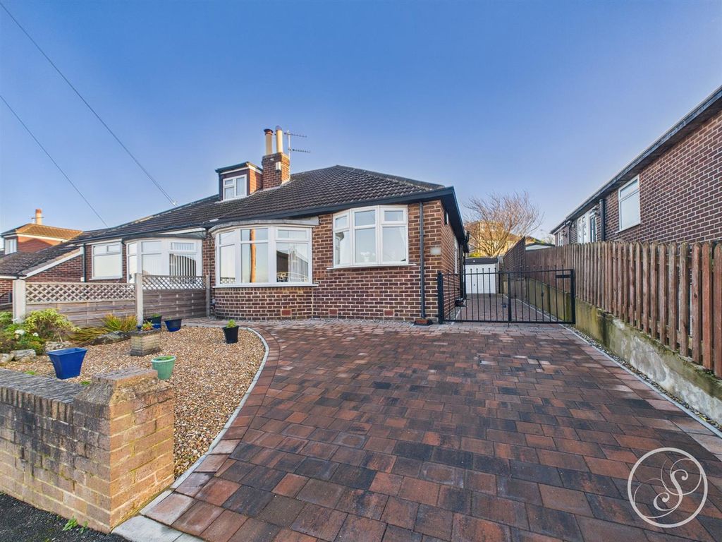 Property photo 1 of 14 External