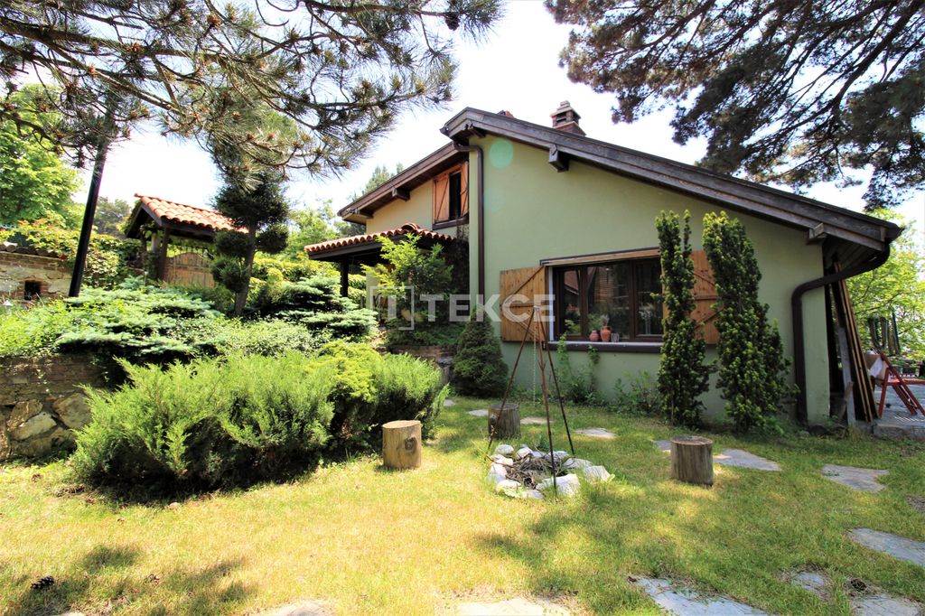Property photo 2 of 49